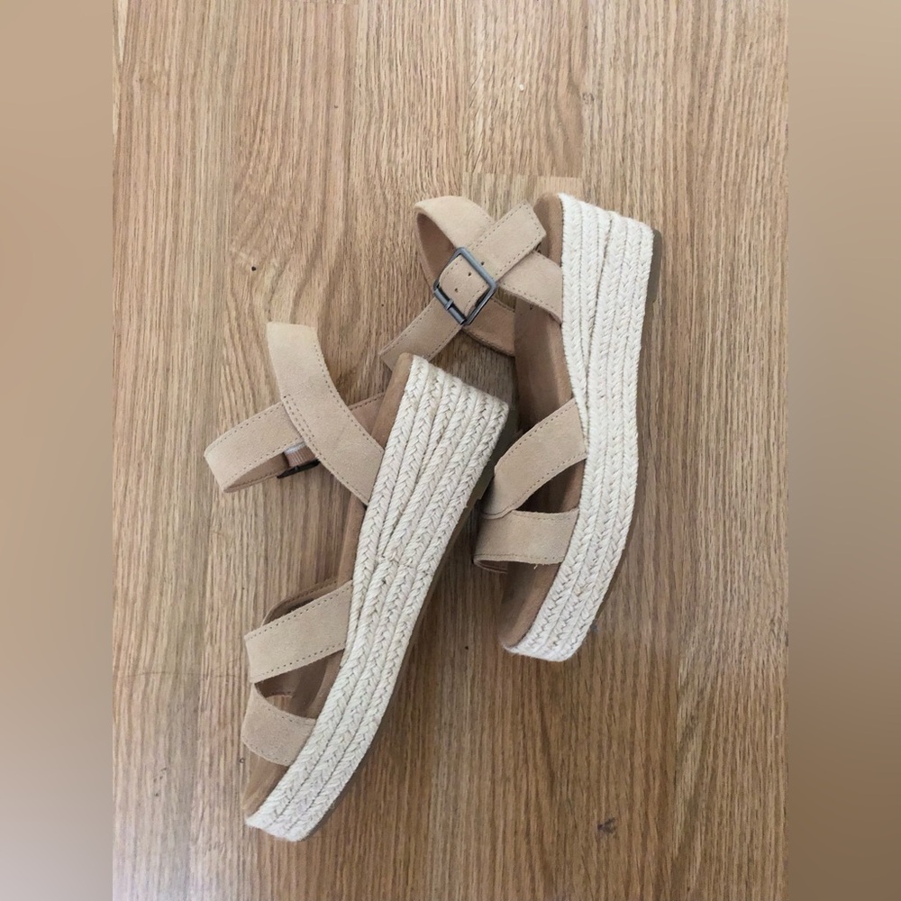 TOMS Beige Suede Double-Strap Women’s Sandal - Picture 3 of 6